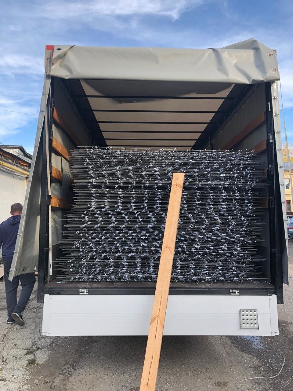 Shipping of products for the construction of a zoo in Belgium.